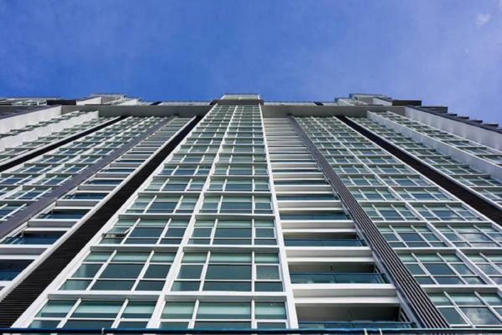 Experience The Coast - Hostahome Suites At Paragon Residence Near Downtown Τζόχορ Μπάχρου Εξωτερικό φωτογραφία